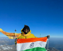 यूरोप की सबसे ऊँची चोटी ‘माउंट एल्ब्रुज’ पर लहराया तिरंगा