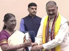 रायपुर….राष्ट्रपति द्वारा स्वामी आत्मानंद शासकीय अंग्रेजी माध्यम स्कूल के प्राचार्य डॉ. बृजेश पाण्डेय राष्ट्रीय शिक्षक पुरस्कार से सम्मानित