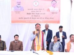 मुख्यमंत्री पहुंचे बिरहोर परिवारों के बीच, चर्चा कर जाना उनका हाल