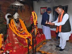 सोगड़ा आश्रम पहुंचकर मुख्यमंत्री ने मां काली की पूजा-अर्चना की