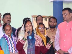 मुख्यमंत्री की धर्मपत्नी के बगिया गांव पहुंचने पर भव्य स्वागत फूटे फटाके, जमकर की गई आतिशबाजी घर पहुंचते ही सासू मां का आशीर्वाद लेकर गले लगाया