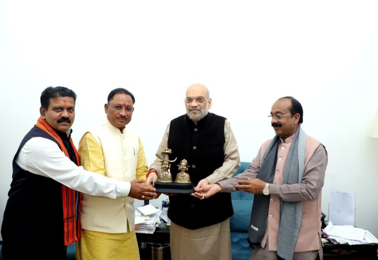 मुख्यमंत्री श्री विष्णुदेव साय ने नई दिल्ली में केंदीय गृहमंत्री अमित शाह से सौजन्य मुलाकात की