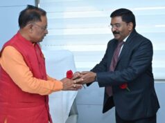 मुख्यमंत्री से भेंटकर वरिष्ठ प्रशासनिक अधिकारियों ने नव वर्ष की दी शुभकामनाएं