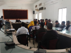 एसडीएम सूरजपुर द्वारा उचित मूल्य दुकानों के संचालकों की ली गई बैठक