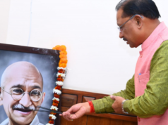 मुख्यमंत्री श्री विष्णु देव साय ने राष्ट्रपिता महात्मा गांधी की पुण्यतिथि पर उन्हें किया नमन