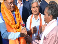 मुख्यमंत्री श्री विष्णु देव साय का झलप हेलीपैड में गुरु रविदास महासभा के प्रतिनिधि एवं अधिकारियों ने किया आत्मीय स्वागत