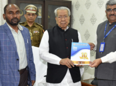 राज्यपाल को छत्तीसगढ़ राज्य ग्रामीण बैंक के अध्यक्ष ने सौंपा वार्षिक प्रतिवेदन