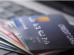 क्रेडिट कार्ड को लेकर भूलकर भी न करें ये काम, वरना फंस सकते हैं कर्ज के जाल में