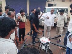ड्रोन तकनीक से किया जा रहा है, नैनो यूरिया का छिड़काव
