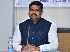 रायपुर : शिक्षा विभाग के अधिकारी शिक्षण कार्य को सर्वोच्च प्राथमिकता दें : मंत्री गजेन्द्र यादव