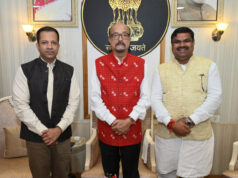 राज्यपाल रमेन डेका से शिक्षा मंत्री गजेंद्र यादव ने की सौजन्य भेंट, सचिव सिद्धार्थ कोमल परदेशी भी रहे उपस्थित….