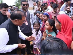 बाढ़ प्रभावितों का हाल जानने सीधे उनके बीच पहुँचे मुख्यमंत्री श्विष्णु देव साय: अधिकारियों को राहत एवं पुनर्वास कार्यों में तेजी लाने के निर्देश….