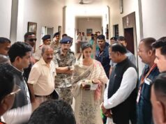 बाढ़ में बही पुस्तकें, टेबलेट भी हुआ खराब, पर नहीं रुकेगी पूनम की प्रतियोगी परीक्षा की तैयारी