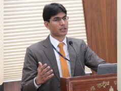 मुरैना कलेक्टर ने दिखाया सख्ती, मीटिंग में समय पर न पहुंचे 13 कर्मचारियों को सस्पेंड किया