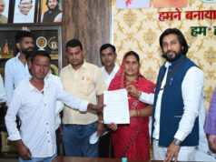 कैबिनेट मंत्री गुरु खुशवंत साहेब जी ने आरंग के क्षेत्रीय कार्यालय में किया जनदर्शन….