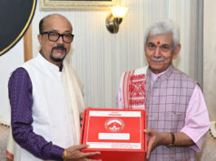 राज्यपाल रमेन डेका से जम्मू-कश्मीर के उपराज्यपाल मनोज सिन्हा ने की सौजन्य मुलाकात….