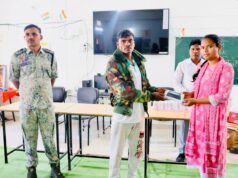 छत्तीसगढ़ शासन की पुनर्वास नीति से बदली ज़िंदगी: सुकमा में आत्मसमर्पित नक्सलियों को मिला नवजीवन, 75 को 5G स्मार्टफोन व 25 को मेसन किट का वितरण…..
