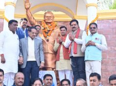 भारतरत्न अटल बिहारी वाजपेयी जी की जयंती पर उप मुख्यमंत्री विजय शर्मा ने उनकी प्रतिमा पर माल्यार्पण कर अर्पित किए श्रद्धासुमन…