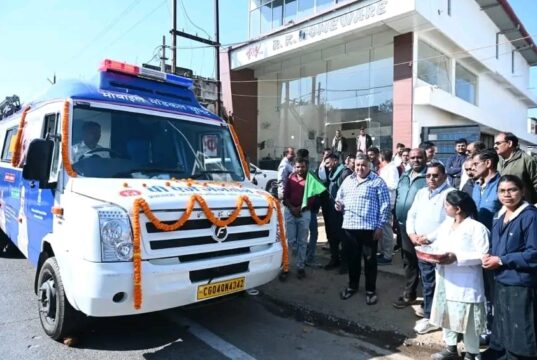 पर्यटन एवं संस्कृति मंत्री राजेश अग्रवाल ने किया मोबाइल मेडिकल यूनिट का शुभारंभ: छत्तीसगढ़ सरकार की जनसेवा में नई पहल….