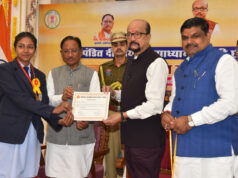 राज्यपाल रमेन डेका एवं मुख्यमंत्री विष्णुदेव साय ने 10वीं और 12वीं परीक्षा के मेधावी विद्यार्थियों को किया सम्मानित….