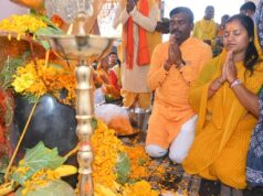 मंत्री श्रीमती लक्ष्मी राजवाड़े गृह ग्राम बीरपुर में नवनिर्मित शिव मंदिर की प्राण-प्रतिष्ठा में शामिल हुईं…..