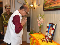राज्यपाल रमेन डेका ने वीर विनायक दामोदर सावरकर को श्रद्धांजलि दी…..