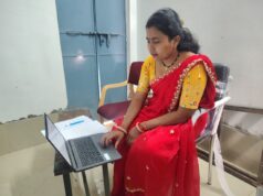 आधार से जुड़ी सेवाएं उपलब्ध करा आत्मनिर्भर बनी संगीता सिंह…..