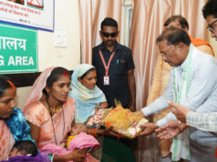 मुख्यमंत्री विष्णु देव साय ने धात्री महिलाओं को वितरित की बेबी किट, आयुष्मान आरोग्य मंदिर करही बाजार में महिलाओं से की आत्मीय चर्चा….