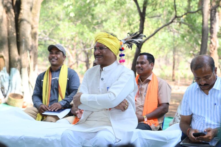 सुशासन तिहार के तहत मुख्यमंत्री विष्णु देव साय पहुँचे अबूझमाड़ के गारपा, जन चौपाल में ग्रामीणों से किया सीधा संवाद….