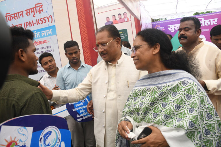 ’मत्स्य पालकों को मिली नई उड़ान, आजीविका सशक्त बनाने मुख्यमंत्री ने वितरित की आधुनिक सामग्री’, ’मोटर साइकिल, आइस बॉक्स और मछली जाल से बढ़ेगा कारोबार, आय में होगी वृद्धि’…..
