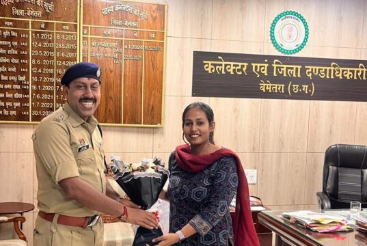 CG:नवपदस्थ एसपी त्रिलोक बंसल (IPS) ने कलेक्टर प्रतिष्ठा ममगाईं से किये सौजन्य भेंट, कानून- व्यवस्था व समन्वय पर हुई चर्चा