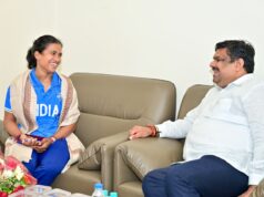 रजत पदक विजेता ज्ञानेश्वरी यादव से शिक्षा मंत्री गजेंद्र यादव ने की आत्मीय मुलाकात,मंत्री यादव ने कहा समाज के लिए गर्व की बात…