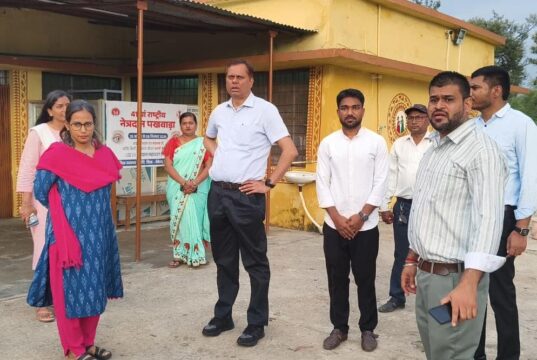 संभागायुक्त श्री सत्य नारायण राठौर ने किया प्राथमिक स्वास्थ्य केन्द्र नांदघाट का आकस्मिक निरीक्षण
