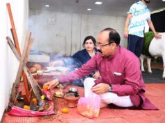 उप मुख्यमंत्री अरुण साव ने प्रदेशवासियों को दी हरेली की बधाई, गौमाता और कृषि औजारों की पूजा-अर्चना कर अच्छी फसल व खुशहाली का कामना की…