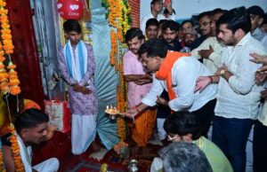 उप मुख्यमंत्री एवं कवर्धा विधायक विजय शर्मा ने श्रीकृष्ण जन्माष्टमी पर श्री राधा-कृष्ण बड़े मंदिर में की पूजा-अर्चना, भगवान श्रीकृष्ण से प्रदेशवासियों के सुख, शांति एवं समृद्धि की कामना…..