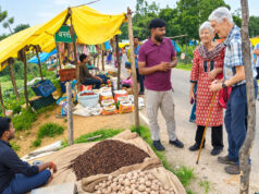 विदेशी पर्यटकों को आकर्षित कर रहा छत्तीसगढ़ का ग्रामीण पर्यटन मॉडल, लमना विलेज स्टे में ब्रिटेन के अतिथियों ने ग्रामीण जीवन, स्थानीय संस्कृति और हाट-बाजार का लिया अनुभव….