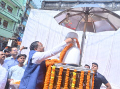 गांधी जयंती पर प्रभारी मंत्री रामविचार नेताम ने मनेंद्रगढ़ में महात्मा गांधी और लाल बहादुर शास्त्री को किया नमन……